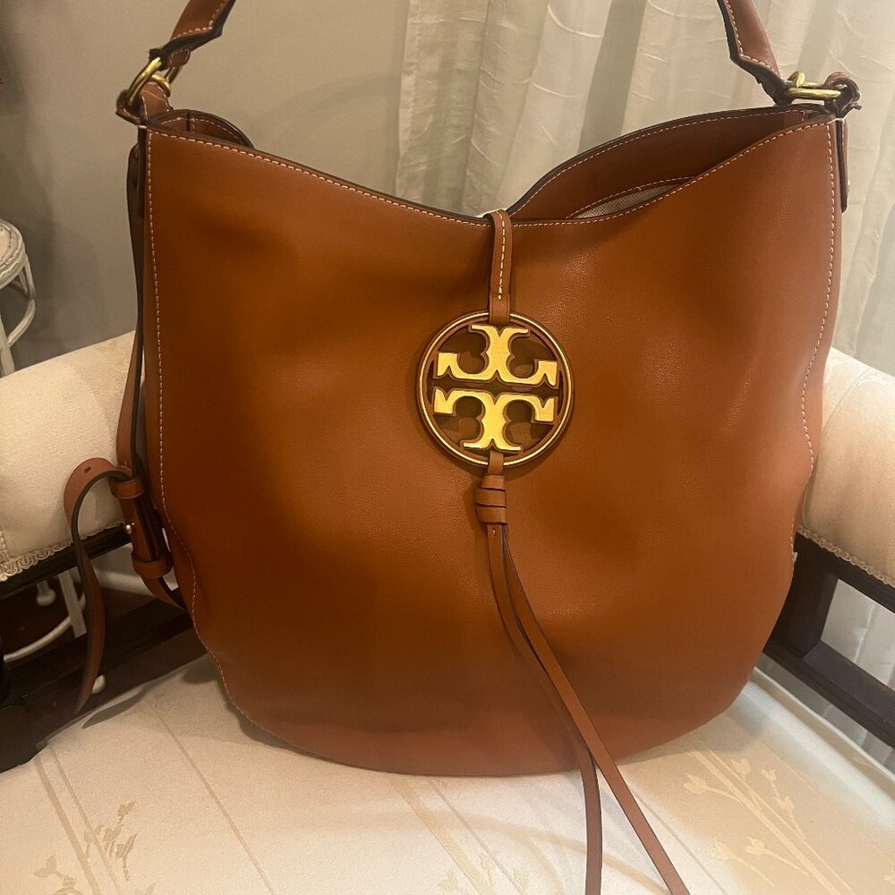 Tory Burch Leather Hobo Shoulder Bag – Cognac Tan – Gold Hardware – Elegant